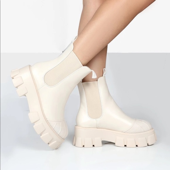 NWOT-Chelsea inspired light nude platform ankle boots - Picture 3 of 4